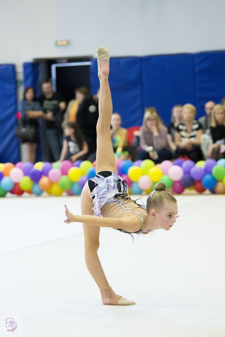 Художественная гимнастика для девочек в Санкт-Петербурге